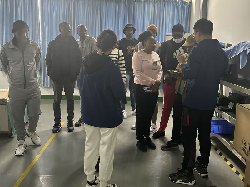 綿陽非洲留學生團參訪我司工廠，共促中外國際交流與商務合作新篇章！6.jpg